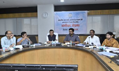 श्रमिक परिवारों को शासन की विभिन्न योजनाओं का लाभ देने के निर्देश , मंत्री श्री लखन लाल देवांगन ने कहा ई-केवायसी प्रक्रिया के तहत किसी भी श्रमिक का आवेदन लंबित न रहे