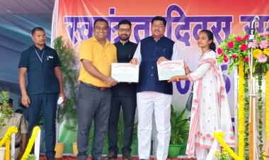 रायपुर : उत्कृष्ट कार्य और नवाचार के लिए छात्रावास अधीक्षक दंपत्ति सम्मानित    