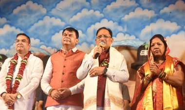 मुख्यमंत्री श्री विष्णुदेव साय सपत्नीक शिव महापुराण कथा में हुए शामिल, व्यासपीठ की पूजा-अर्चना कर प्रदेशवासियों के कल्याण की कामना की