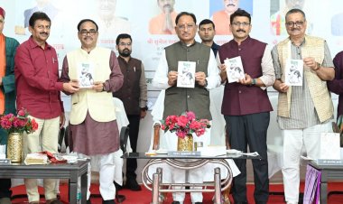 मुख्यमंत्री ने युवा साहित्यकार श्री करुणा सागर पण्डा के उपन्यास ‘कोहरा’ का किया विमोचन