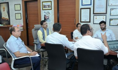 नगरीय प्रशासन विभाग के प्रमुख सचिव श्री सोनमणि बोरा ने ई-बस योजना, पीएम आवास और वेस्ट-टू-एनर्जी परियोजना की समीक्षा की