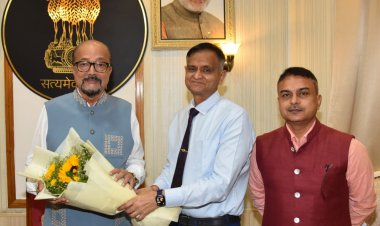 रायपुर : राज्यपाल श्री रमेन डेका से एम्स के कार्यपालक निदेशक ने की सौजन्य मुलाक़ात
