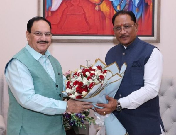 मुख्यमंत्री श्री विष्णु देव साय ने केंद्रीय स्वास्थ्य मंत्री श्री जे.पी. नड्डा से की सौजन्य भेंट