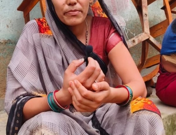 महतारी वंदन योजना की 30वीं किस्त से वर्षा राठौर के चेहरे पर खिली मुस्कान, बोलीं—“विष्णु भैया ने हमारी खुशियां दोगुनी कर दीं”