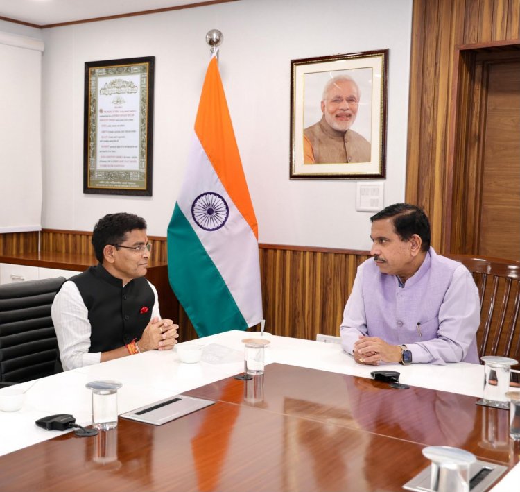 उच्च शिक्षा मंत्री श्री टंक राम वर्मा के प्रयास ला रहे रंग, नई दिल्ली में केंद्रीय मंत्री प्रह्लाद जोशी से की महत्वपूर्ण मुलाकात