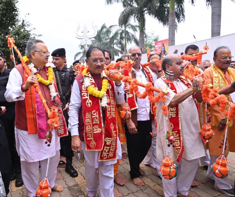 पवित्र श्रावण मास की भव्य कांवड़ यात्रा में शामिल हुए मुख्यमंत्री श्री साय