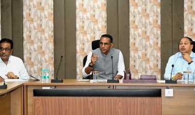 नए कार्यों की निविदा प्रक्रिया नवंबर तक पूरी कर जनवरी तक काम शुरू करने तथा ,अधिकारियों को सप्ताह में दो दिन निर्माण स्थलों का निरीक्षण करने सख्त निर्देश