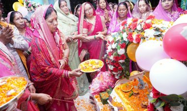पमशाला में श्रीकृष्ण जन्माष्टमी महोत्सव पर उमड़ा आस्था का सैलाब, मटकी फोड़ का हुआ आयोजन, लड्डू गोपाल को झूला झुलाकर माखन मिश्री का लगाया गया भोग....