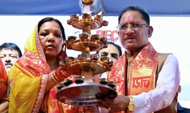 सवा लाख ‘आशीर्वाद के दीपों’ से जगमगाया खारुन तट, प्रधानमंत्री श्री नरेंद्र मोदी के स्वस्थ और दीर्घायु जीवन के लिए हुई महाआरती