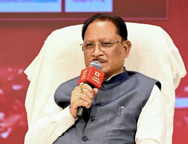 सवा आठ लाख करोड़ के निवेश प्रस्तावों से खुल रहे रोजगार और औद्योगिक विकास के नए द्वार, AI और डिजिटल गवर्नेंस से तैयार हो रहा भविष्य का छत्तीसगढ़-विष्णुदेव साय