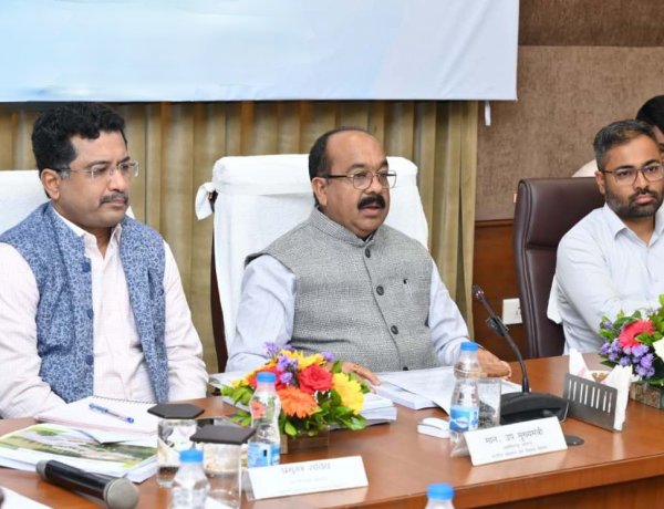 नगरीय निकायों की समीक्षा में अरुण साव ने तय की जवाबदेही, बोले- सुबह निकलें अधिकारी और देखें शहर की जमीनी हकीकत