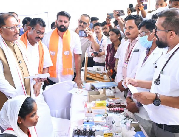 बाढ़ प्रभावित परिवारों के साथ पूरी संवेदनशीलता से खड़ी है सरकार : मुख्यमंत्री श्री विष्णु देव साय