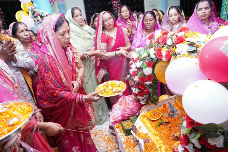 पमशाला में श्रीकृष्ण जन्माष्टमी महोत्सव पर उमड़ा आस्था का सैलाब, मटकी फोड़ का हुआ आयोजन, लड्डू गोपाल को झूला झुलाकर माखन मिश्री का लगाया गया भोग....