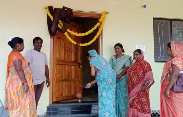 जशपुर: पक्के घर का सपना हुआ पूरा, प्रधानमंत्री आवास योजना से नए आशियाने में गृह प्रवेश