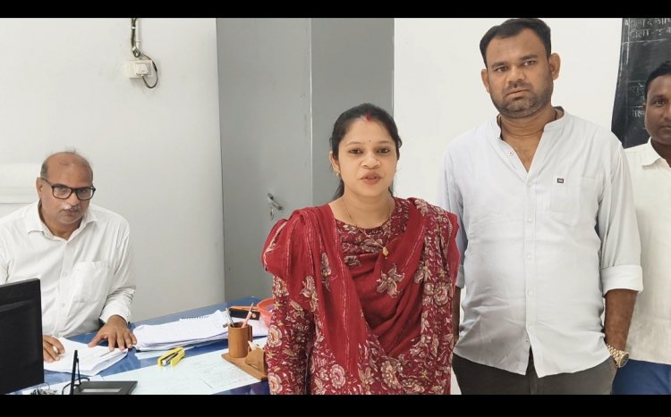 अपने नाम जमीन की रजिस्ट्री पर महिला किसान चंद्रकांता को 9,510 रुपये की राहत