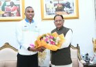 मुख्यमंत्री श्री विष्णु देव साय से एशियन गेम्स के कांस्य पदक विजेता एथलीट अनिमेष कुजूर ने की सौजन्य मुलाकात