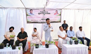 श्रम मंत्री श्री लखनलाल देवांगन ने पौधे रोपकर दिया पर्यावरण संरक्षण का संदेश