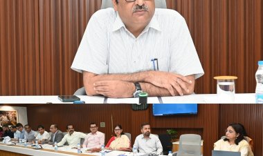 सीएम हेल्पलाइन में दर्ज शिकायतों का गंभीरता से निराकरण करें- मुख्य सचिव श्री विकासशील
