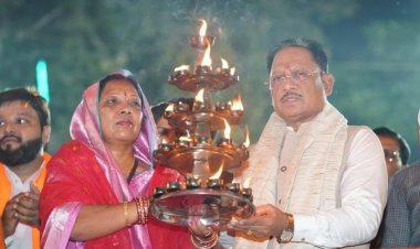माता शबरी की पावन नगरी शिवरीनारायण में चित्रोत्पला गंगा महाआरती में शामिल हुए मुख्यमंत्री श्री विष्णु देव साय