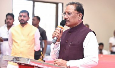 मुख्यमंत्री श्री विष्णु देव साय ने अभनपुर में पूर्व केंद्रीय मंत्री श्रीमती स्मृति ईरानी एवं श्री सिद्धार्थ शंभू के साथ सुनी ‘मन की बात’ की 139वीं कड़ी