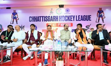 उप मुख्यमंत्री श्री अरुण साव और स्वास्थ्य मंत्री श्री श्याम बिहारी जायसवाल भी मैच देखने स्टेडियम पहुंचे