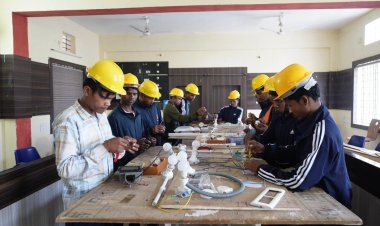 नक्सल प्रभावित क्षेत्रों के 2,323 पुनर्वासितों को दिया गया कौशल प्रशिक्षण