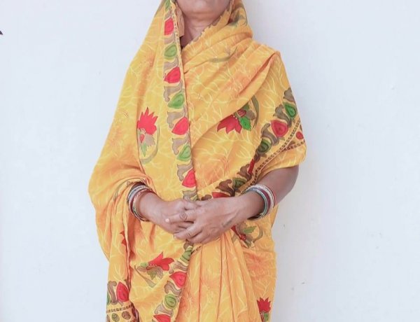 अपने नाम जमीन की रजिस्ट्री पर प्रेमलता को मिली आर्थिक राहत, ऑनलाइन सुविधाओं से समय भी बचा