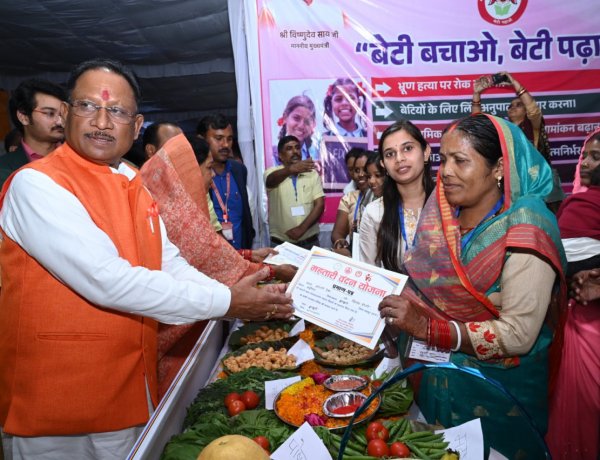 सुकन्या समृद्धि खातों में जमा कर रहीं राशि, महतारी वंदन योजना से महिला आर्थिक सशक्तिकरण और बालिका शिक्षा को मिल रही नई मजबूती