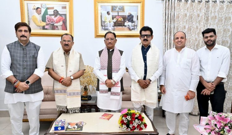मुख्यमंत्री श्री विष्णु देव साय से राजस्थान विधानसभा अध्यक्ष श्री वासुदेव देवनानी ने की सौजन्य भेंट