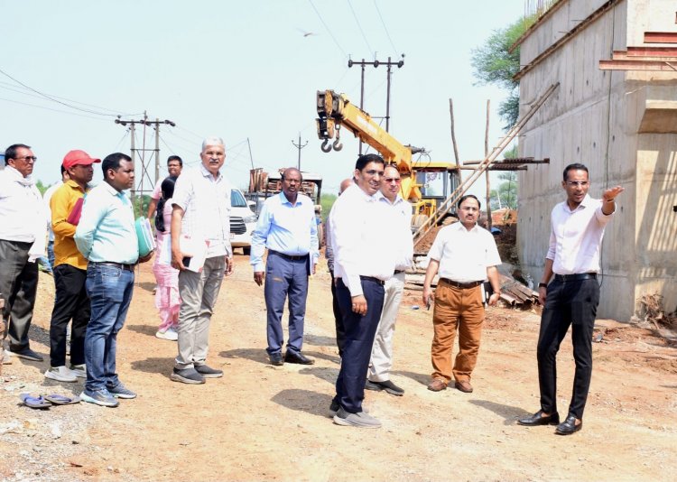 लोक निर्माण विभाग के सचिव ने निर्माण कार्यों की प्रगति की समीक्षा की