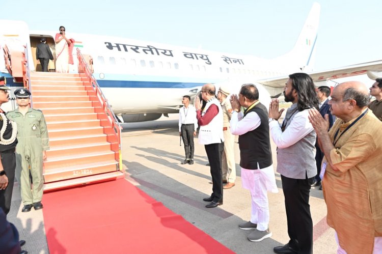 राष्ट्रपति श्रीमती द्रौपदी मुर्मु छत्तीसगढ़ प्रवास के पश्चात रायपुर से हुईं रवाना