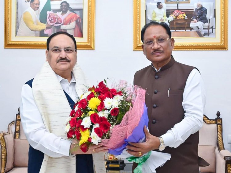 रायपुर : मुख्यमंत्री श्री विष्णु देव साय ने केंद्रीय स्वास्थ्य एवं परिवार कल्याण मंत्री श्री जगत प्रकाश नड्डा का किया आत्मीय स्वागत